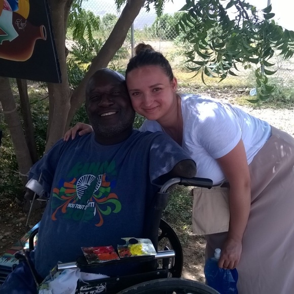 Meet your Posher, Laura - Picture 3 of 4